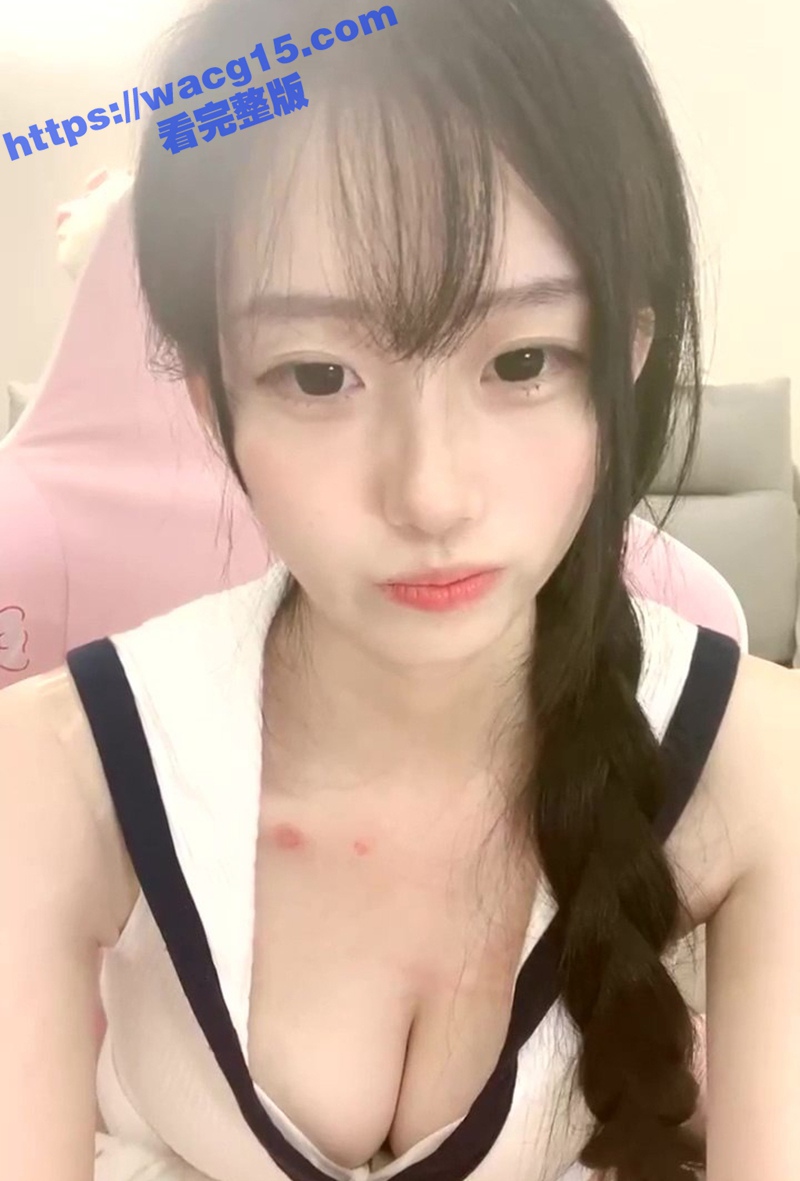 清纯网红萝莉女神 薯条小猫 火爆回归 首次大胆露脸道具自慰 狂插白虎嫩穴 童颜巨乳反差诱惑又骚又撩！