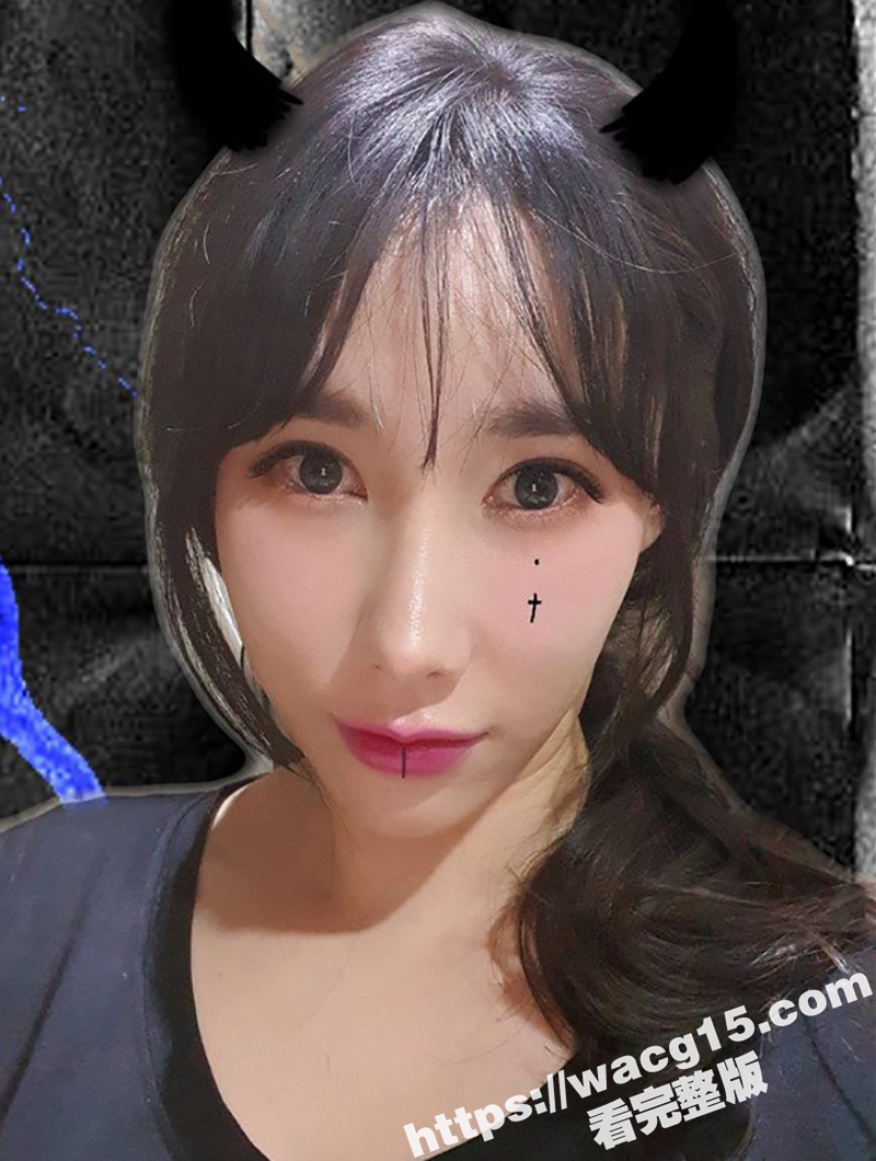 极品网红脸女神 美腿修长身材一流 两颗硕大美乳超粉嫩 土豪私人定制自慰视频被曝光