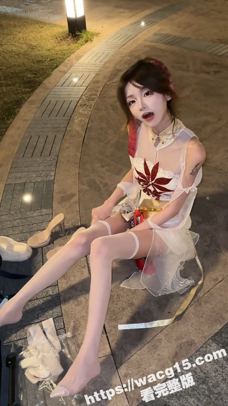百万粉COS网红藤原相关图片