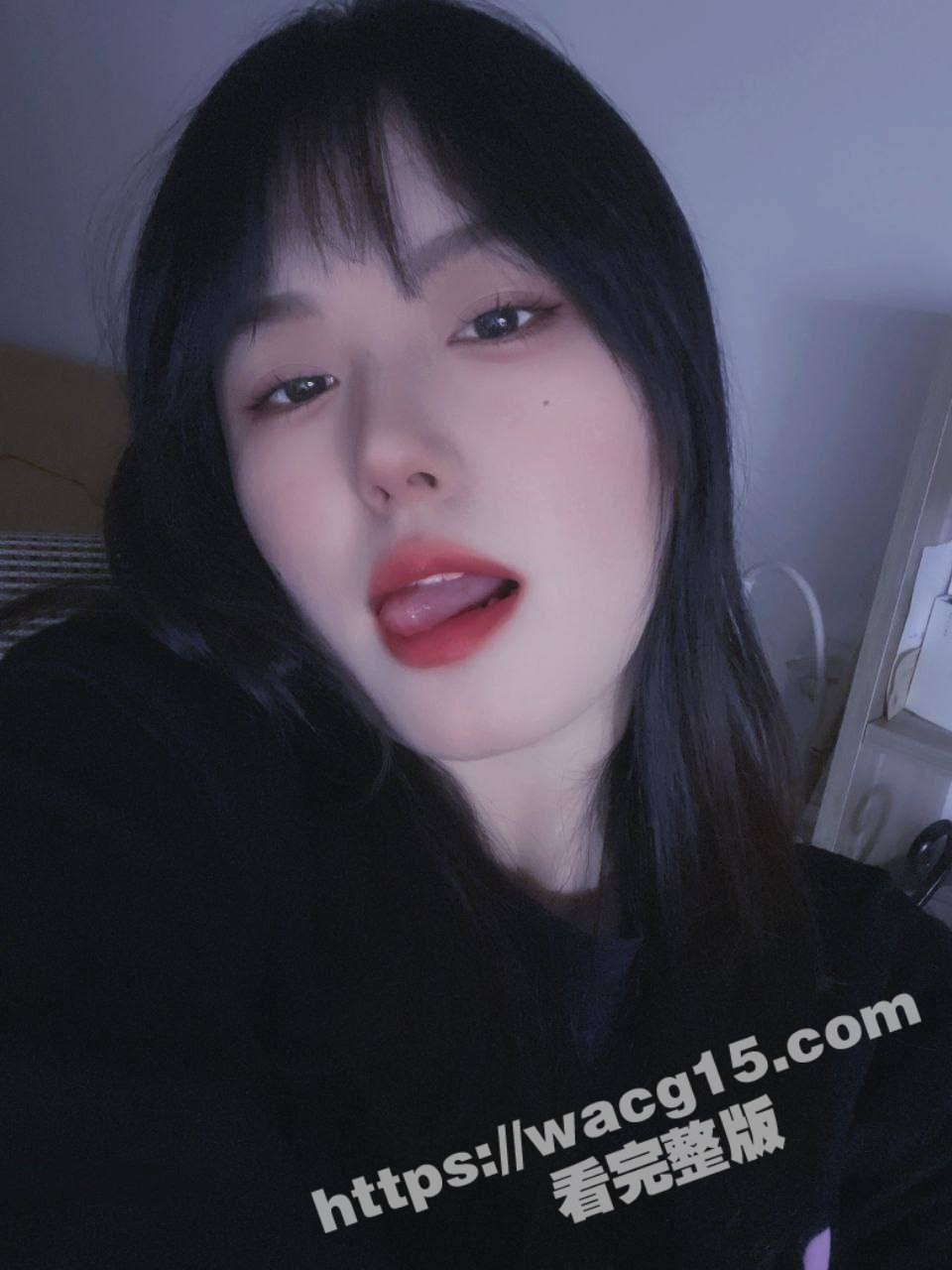 极品反差人妻母狗惨遭暴力调教，私密视频曝光！黑丝口塞深喉吞吃巨屌！欲仙欲死！