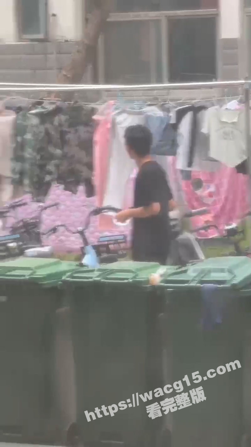师范大学惊现变态偷衣相关图片
