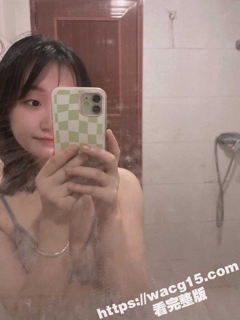 重庆某校大学生眼镜妹相关图片