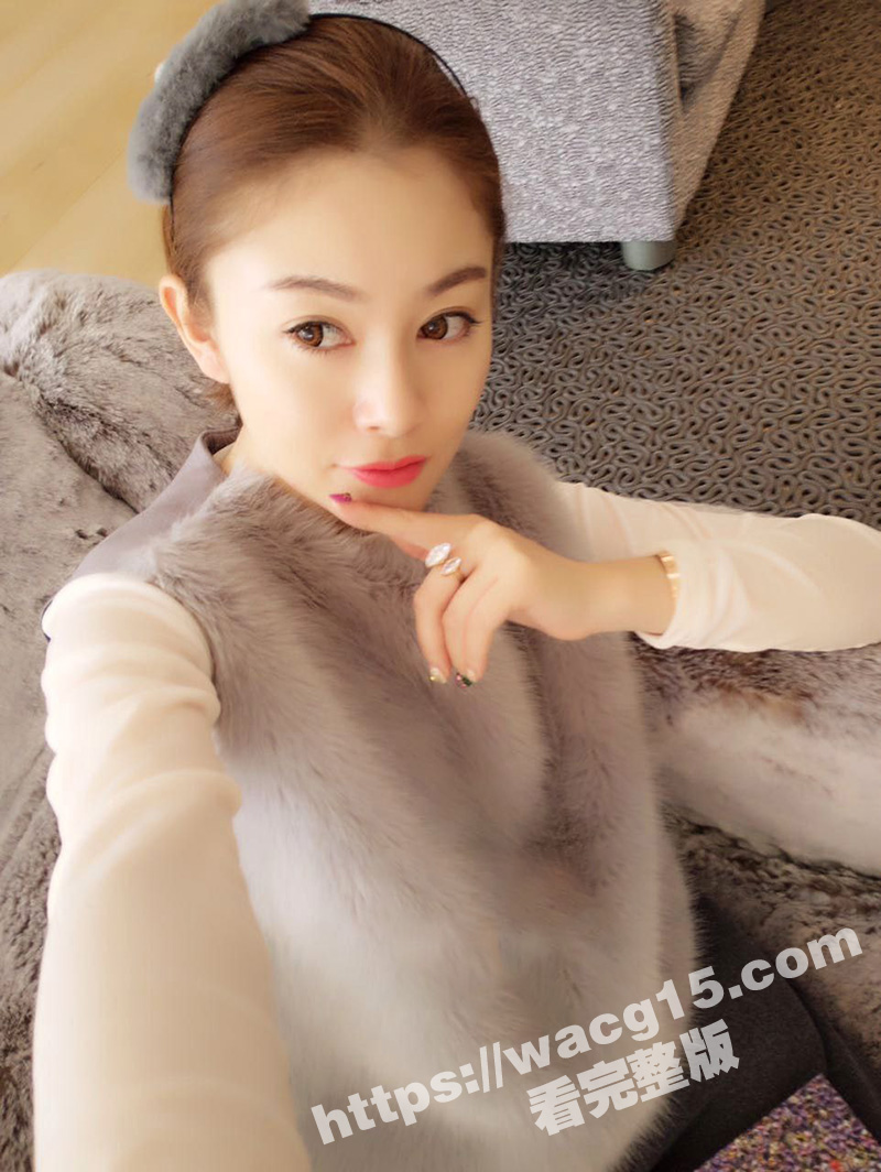 高颜值富婆女王范贵妇相关图片