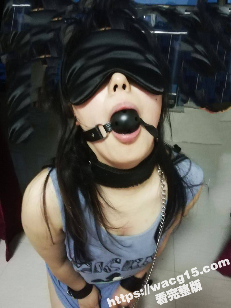 极品反差人妻背着老公相关图片