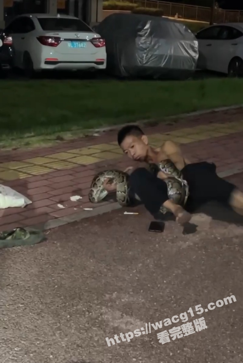 广东惠州一男子醉酒后相关图片