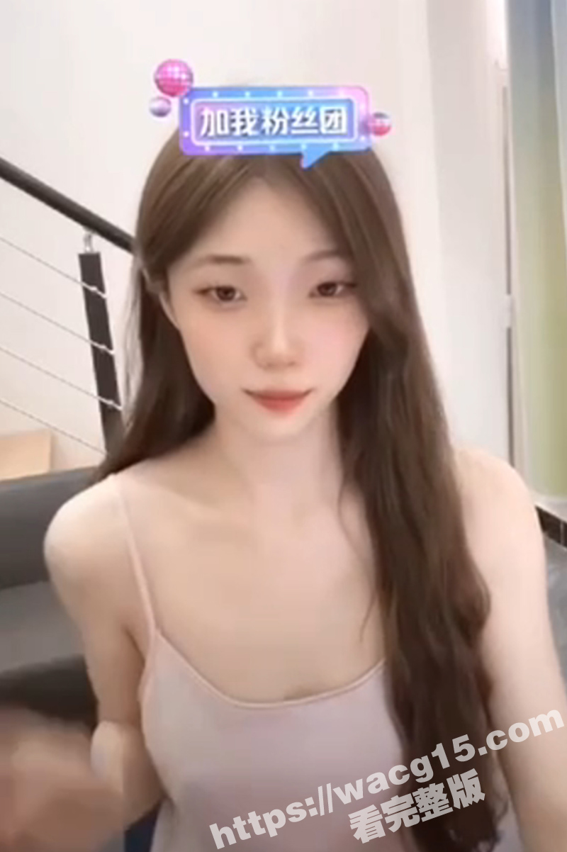 抖音快手主播闪现露点 真怀疑她们就是故意的 这就是为了吸粉搞的噱头 但看着是真的很刺激啊！