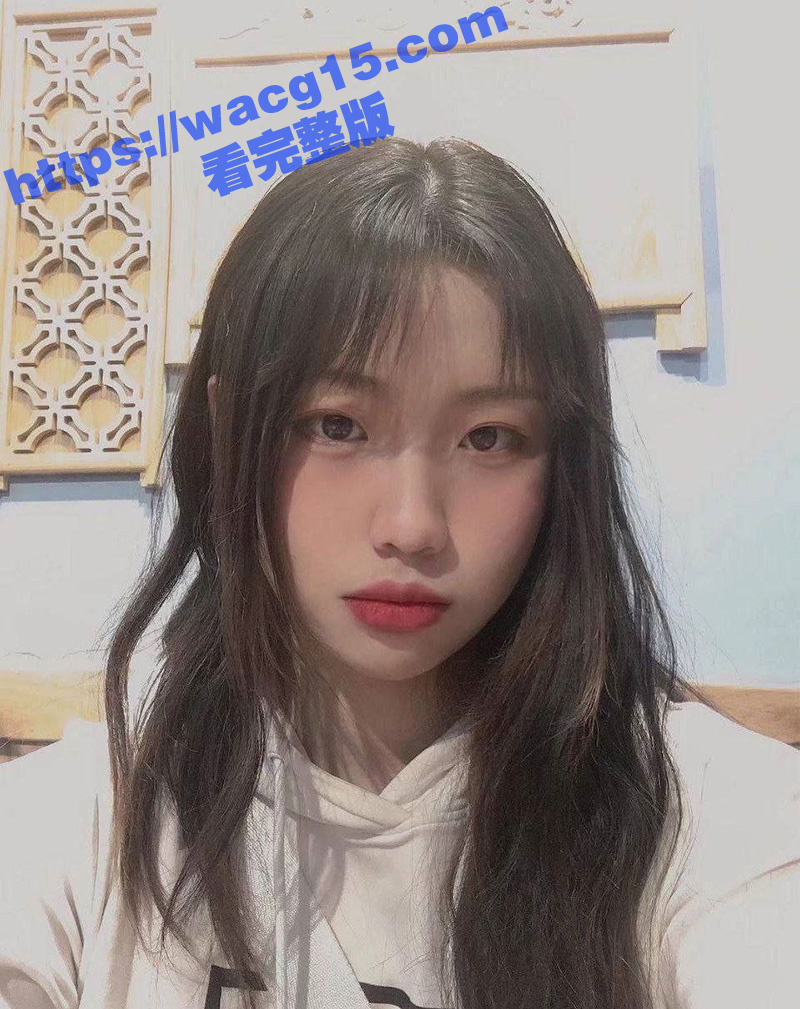 在soul软件结识的学生妹竟是反差女神 珍珠内裤嵌入小穴自慰 上帝视角自慰淫水滴在屏幕上！