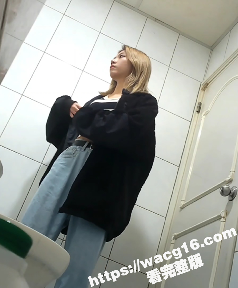 剧本杀店偷拍极品美女 身材苗条的性感女神 这身材是真的顶啊 滑嫩的翘臀太诱人了
