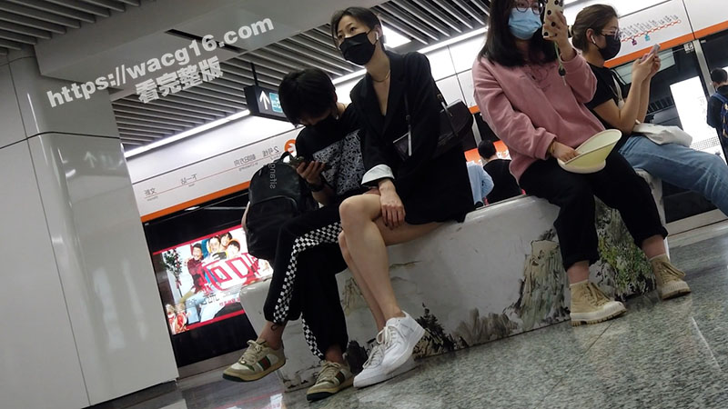 资深偷拍大神超清跟拍相关图片