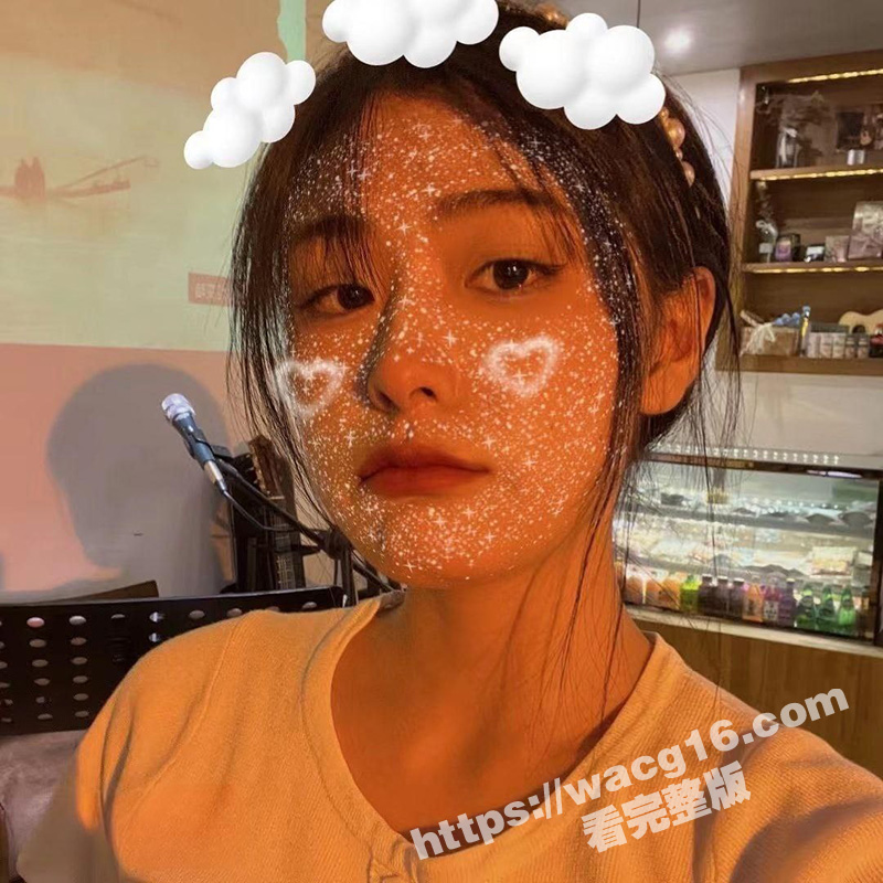 南京大学校花 林怡然 外表纯纯却是个大黑逼 酒醉后直播自慰 骚穴一览无遗！