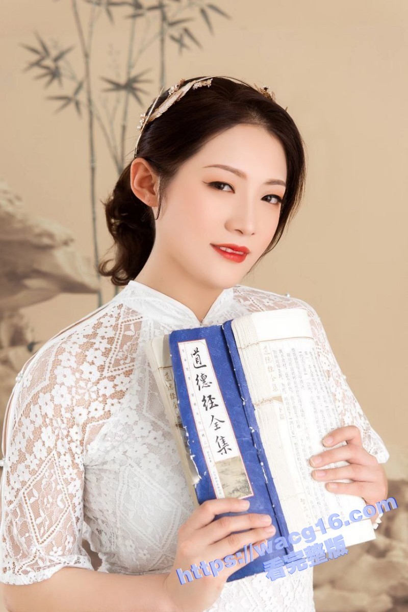 海角母子乱伦大神孤儿日寡母 性感骚妈穿空姐制服黑丝高跟诱惑 熟女操起来是真特么爽啊！