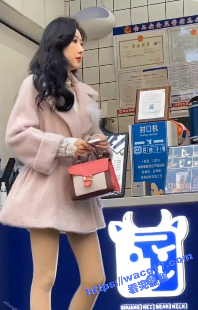 抄底大神街拍气质美少相关图片