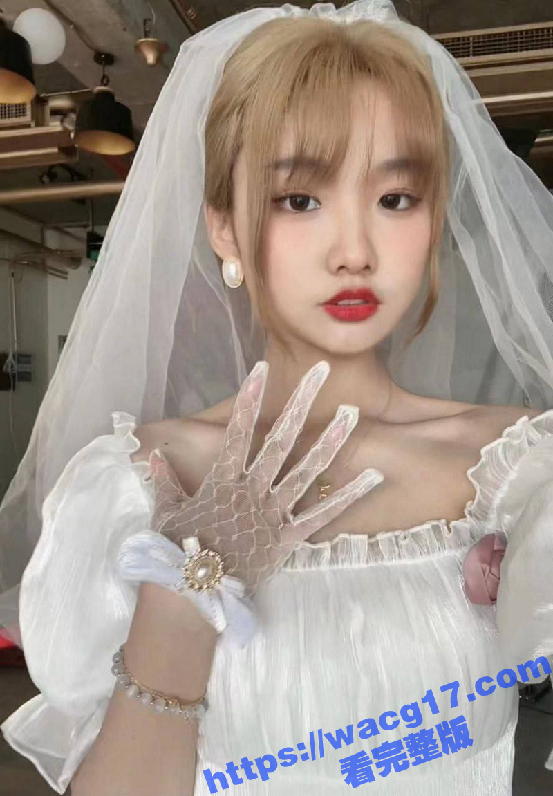 清纯美女婚前出轨同事相关图片