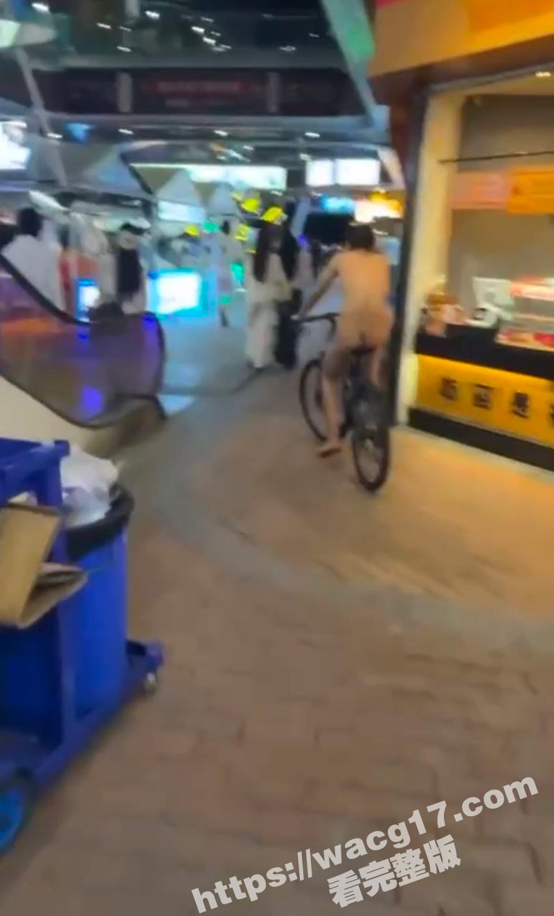 繁华商圈裸骑乱象再升相关图片