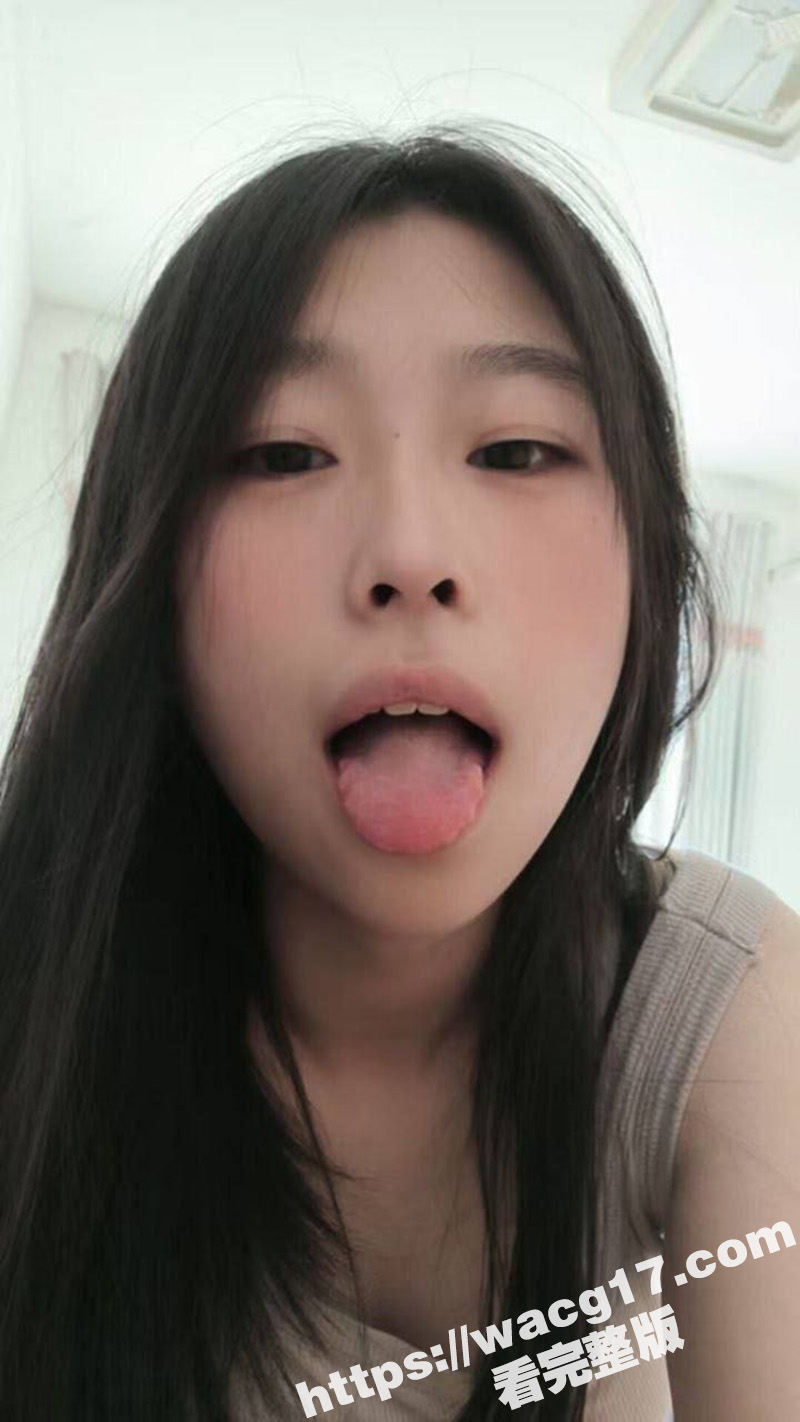 真实叔叔约操亲侄女 可爱性感的小侄女 酒店被叔叔舔穴爆操 房间里只剩下侄女那诱人的淫叫