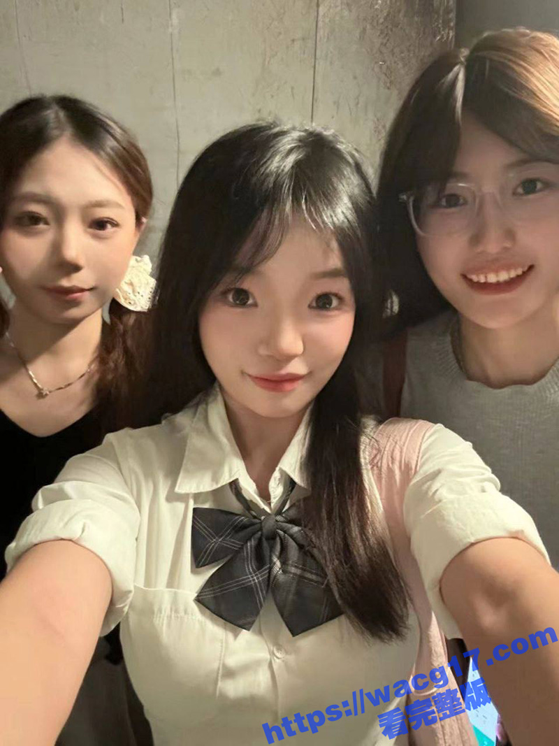 山东机电学院刘亦媛 爱露出的反差学生妹 真空无内JK制服 小屁股都打红了 真的忍不住想干她