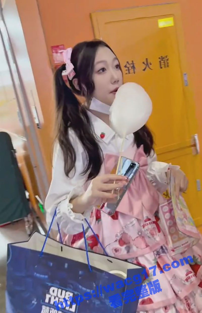 抄底大神10月份最新商场抄底偷拍 各色极品美女春光乍泄 御姐尤物萝莉少妇一网打尽！