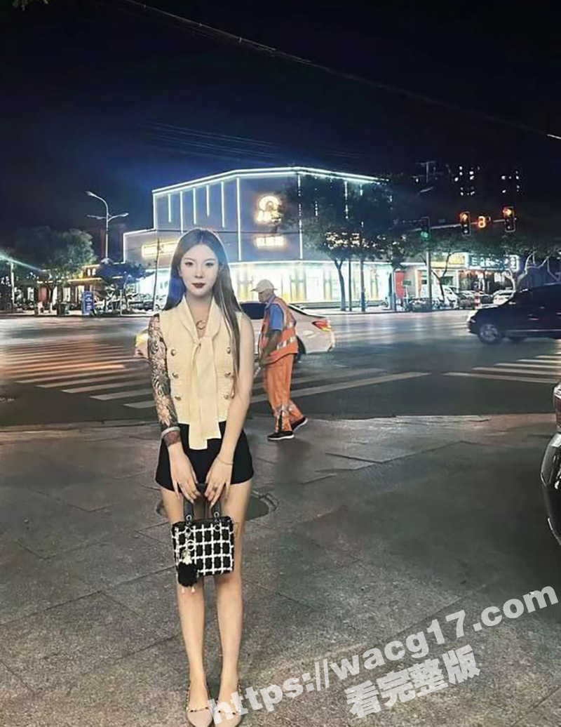 抖音红人柬埔寨公主深夜磕药磕药失控 全裸浪荡街头追车 深夜马路疯狂裸奔吓傻过路车辆！