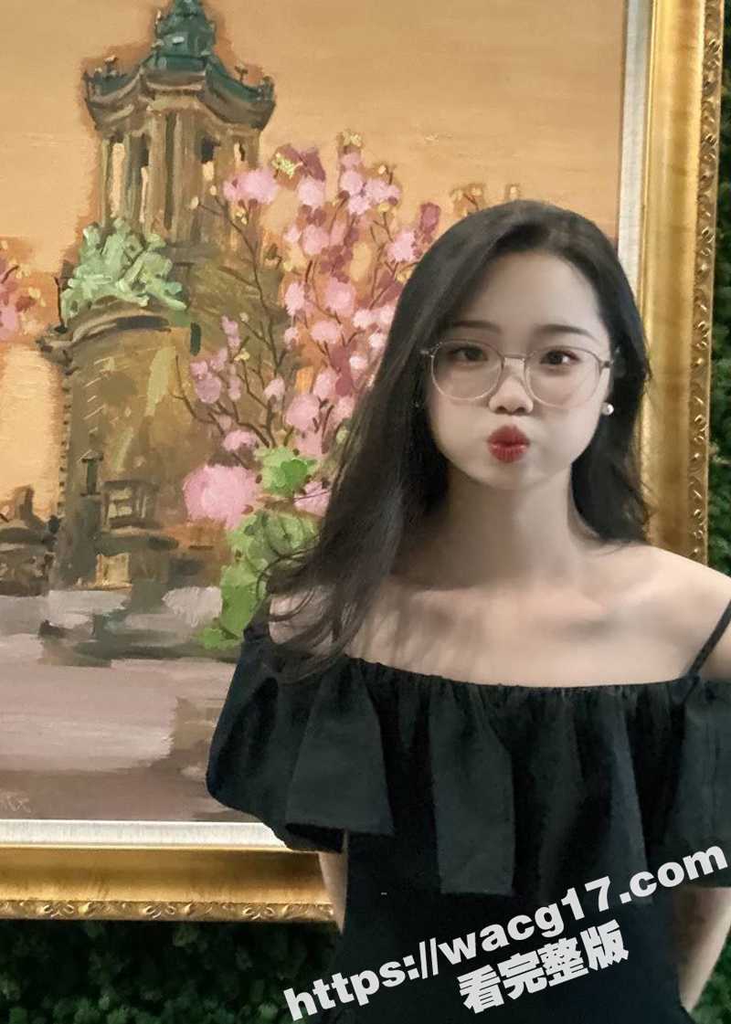 极品眼镜娘清纯萝莉外相关图片
