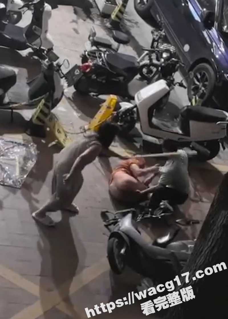 惊险刺激的原配暴打男相关图片