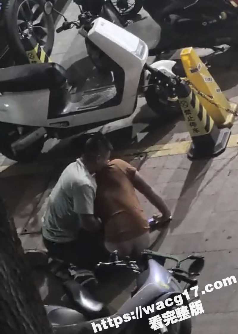 惊险刺激的原配暴打男相关图片