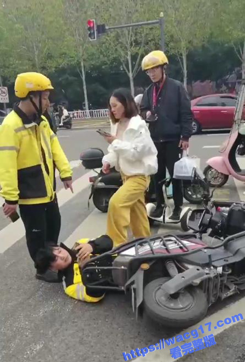 重庆大学城 老女人醉相关图片