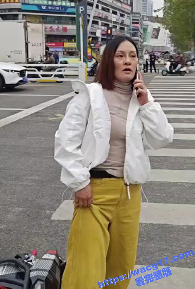 重庆大学城 老女人醉相关图片
