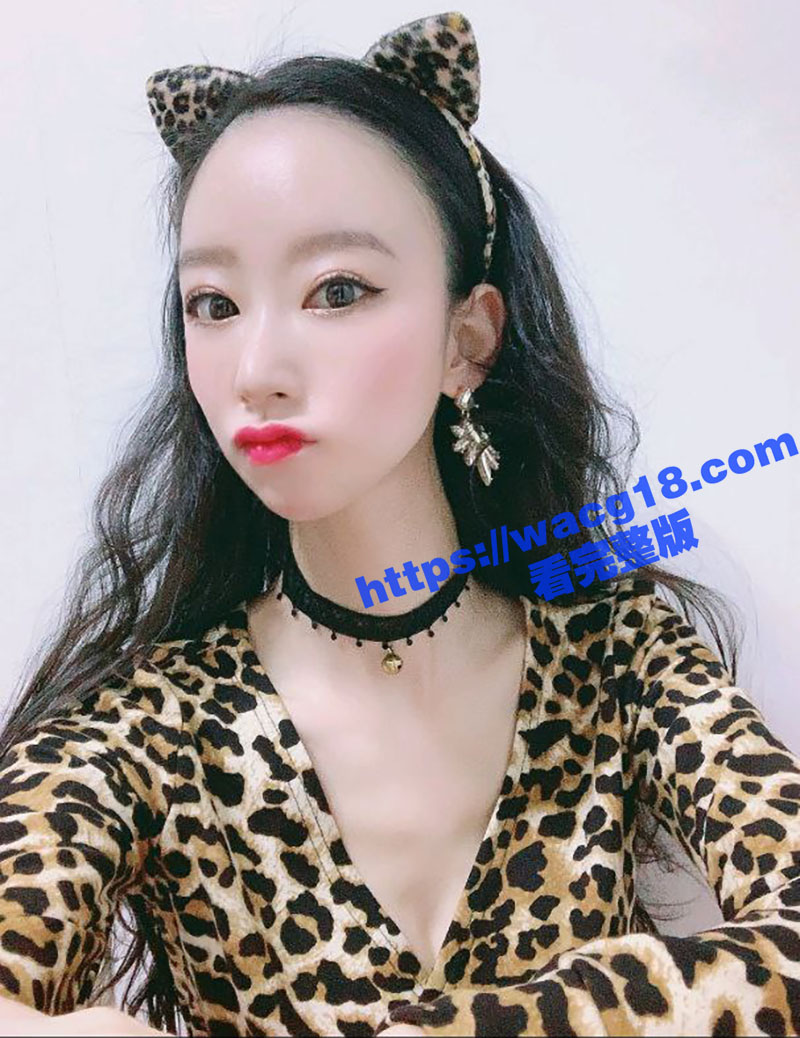 小叔偷情性感嫂子 带嫂子乡下游玩 开民宿爆操肥嫩鲍鱼 拿粗大假屌激情抽插 把嫂子都玩高潮了！