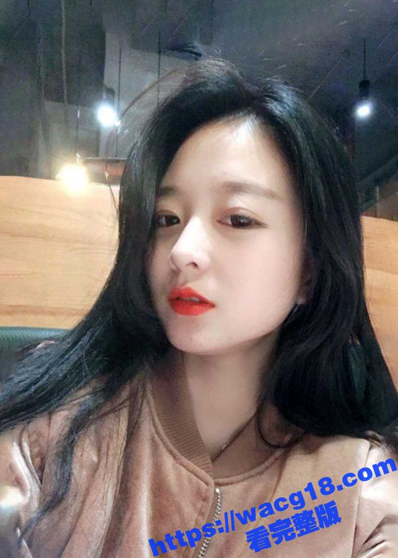 黑丝翘臀极品美妇沦为泄欲性玩具 痴迷舔食变态飞猪的肉棒 骑乘小鸡巴的魅惑感超级反差！