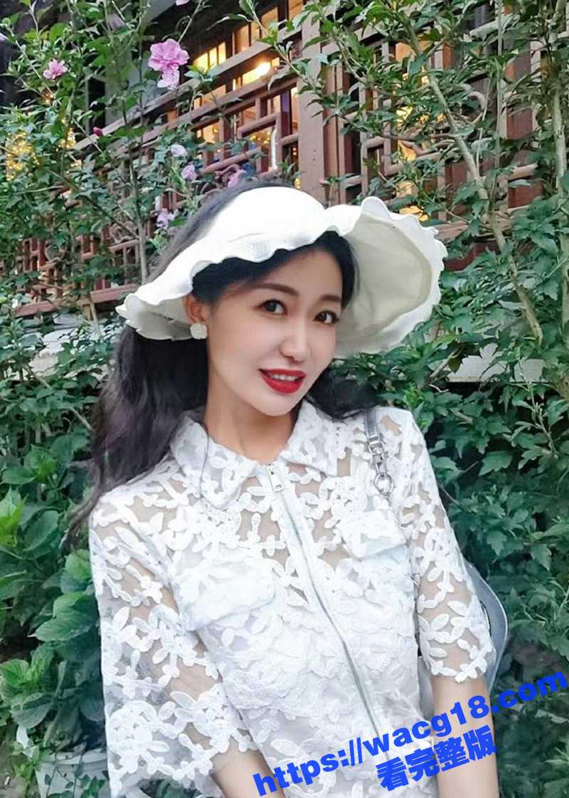 长沙咖啡店老板娘 王思颖 出轨性爱私拍被曝光！饥渴难耐人妻勾搭店内小鲜肉求欢 饱满鲍鱼被大屌疯狂打桩！