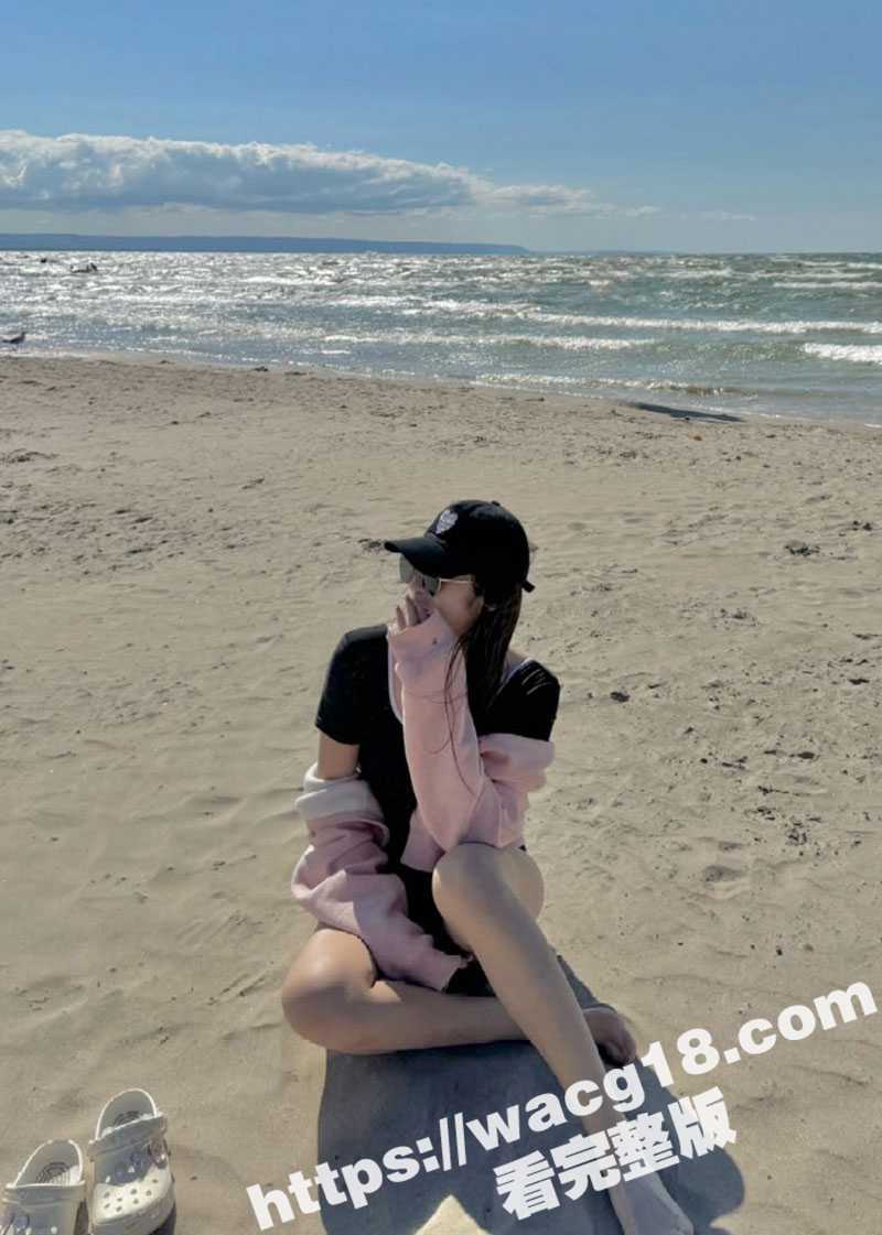 哥哥趁父亲不备 溜进妹妹闺房里偷尝禁忌性爱 大学生妹妹嫩穴白虎美穴被野蛮后入！