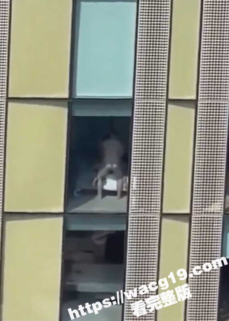 火爆外网的偷拍视频 相关图片