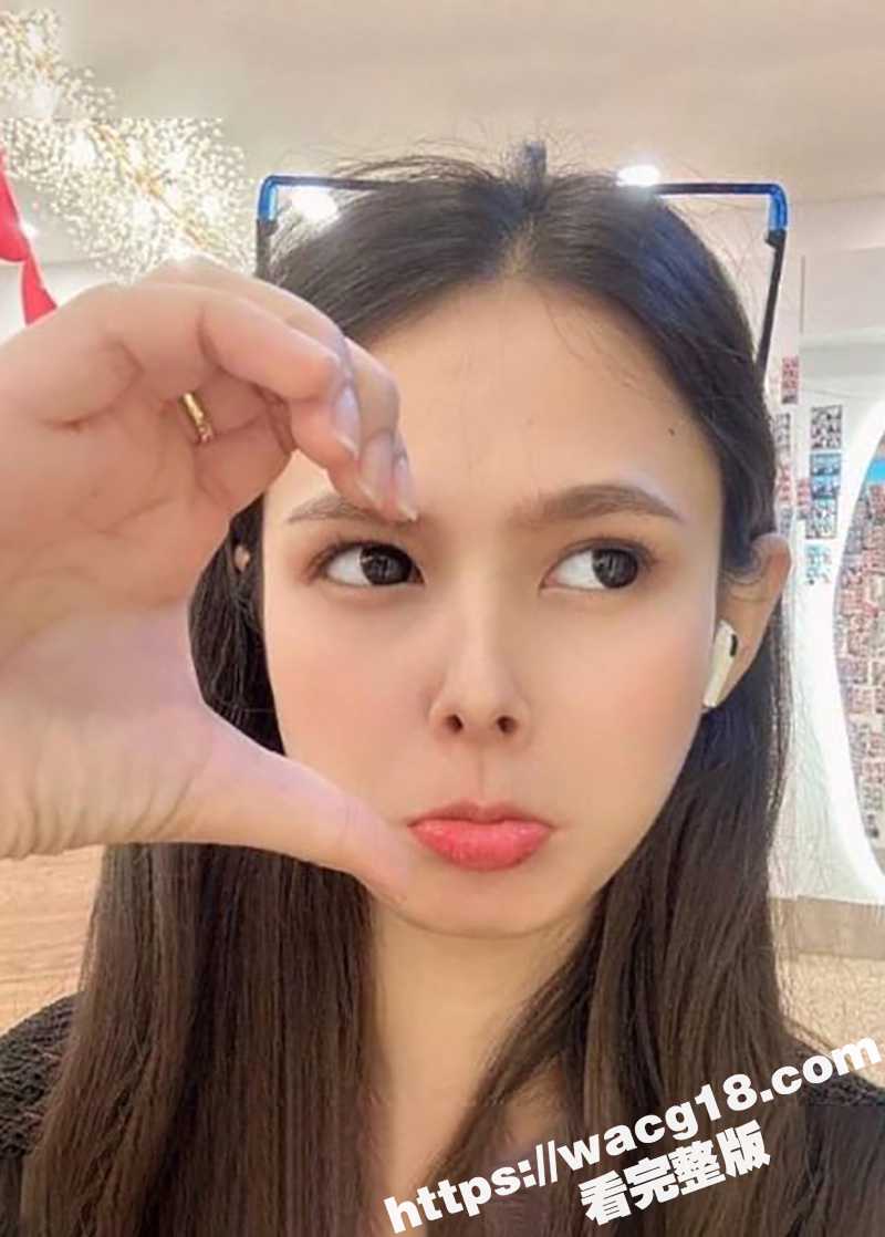 泰国知名网红TIKTOK 私生活曝光 亲密裸聊 挤奶喂食 放纵口交 看到你面红耳赤！