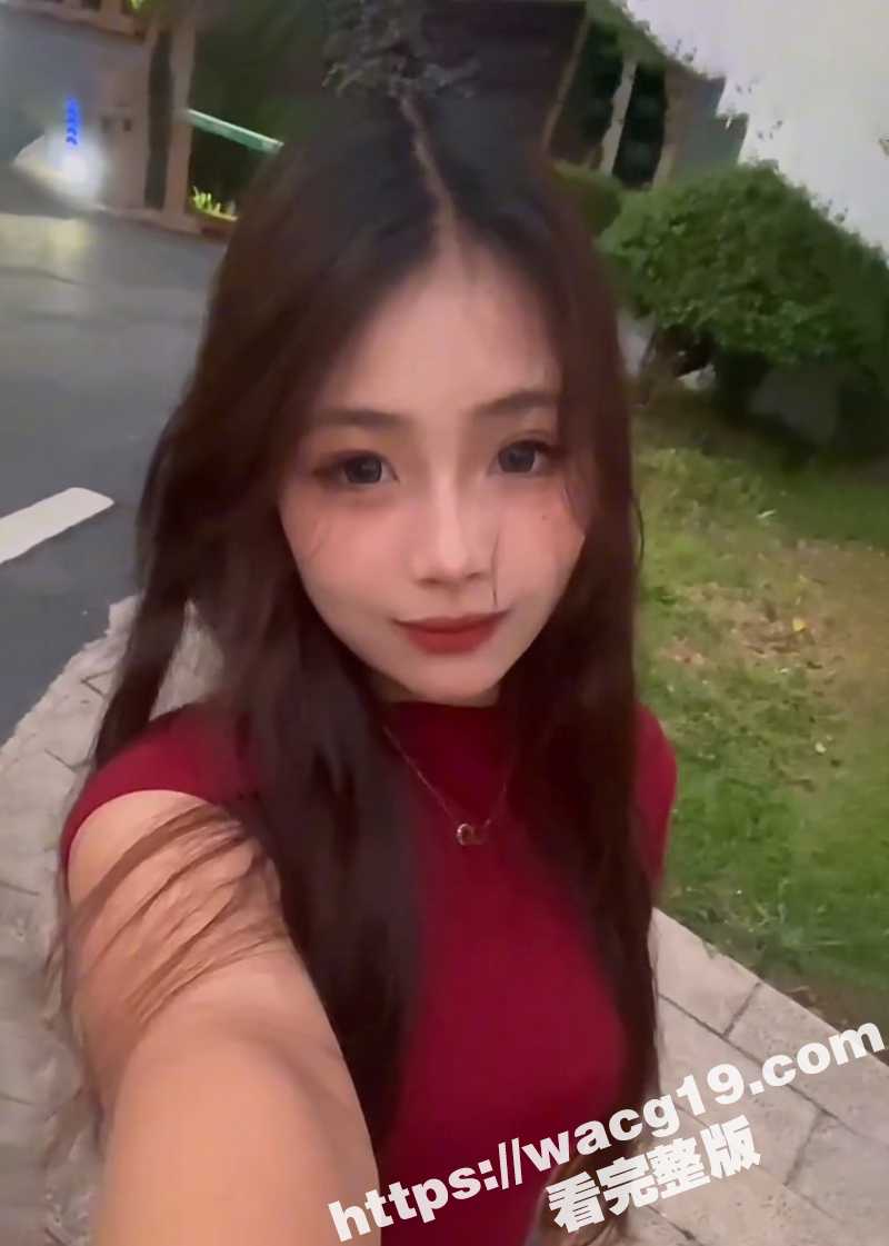 广东靓妹性爱私拍！大奶齐逼短裙白丝超勾魂 后入狂热抽插疯狂做爱 诱惑至极 ！！