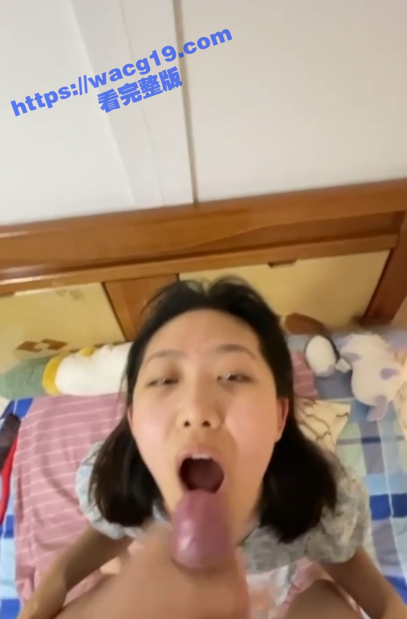 超下贱精盆母狗跪地接精！浓稠精液突然喷发 吓妹子一跳 精准颜射在骚货鼻孔！