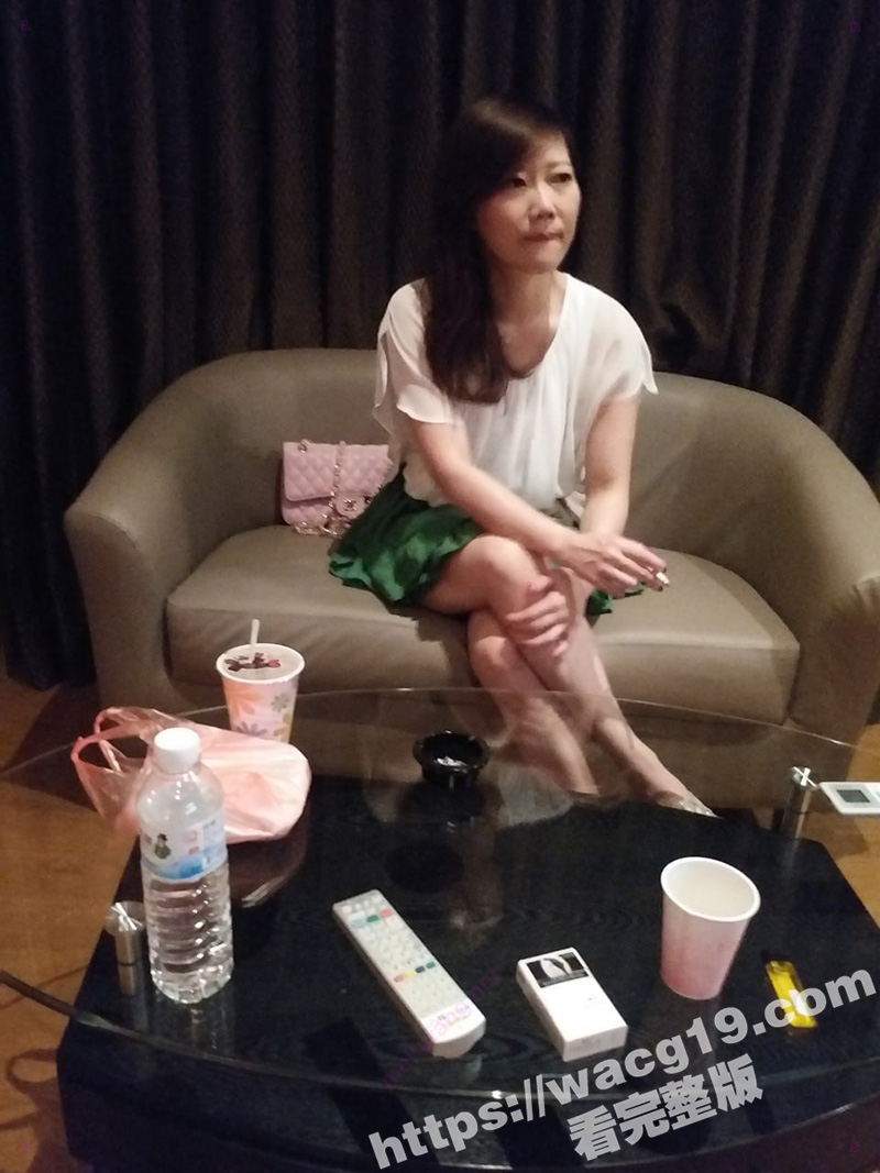 台湾金融女高管私生活相关图片