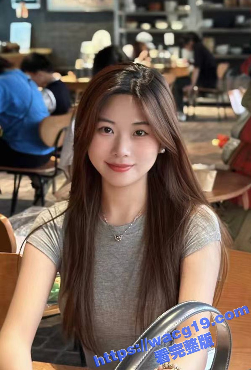 韩国素人大尺度自拍 颜值气质逆天 媚眼如丝口活超棒 黑丝女上位骑乘榨精 叫床骚到让人顶不住！