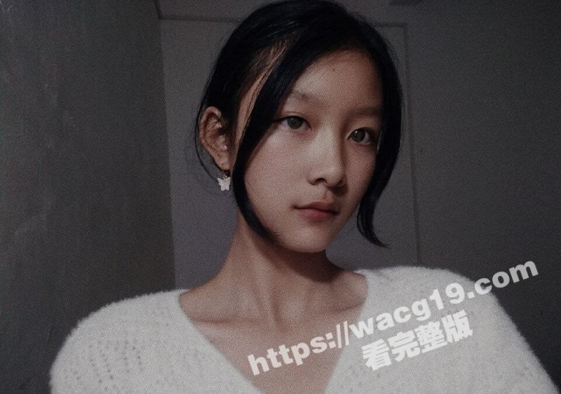 苏州芭蕾舞团演员李艾琳 自慰视频遭渣男泄密！清纯眼镜妹却有着火辣的身材 反差感十足！