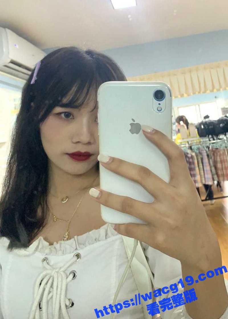 台湾非常可爱的青涩学生妹 田悠然 边打电话边被无情插骚穴 猛男拔屌狂干嫩妹被操的梨花带雨呻吟求饶！