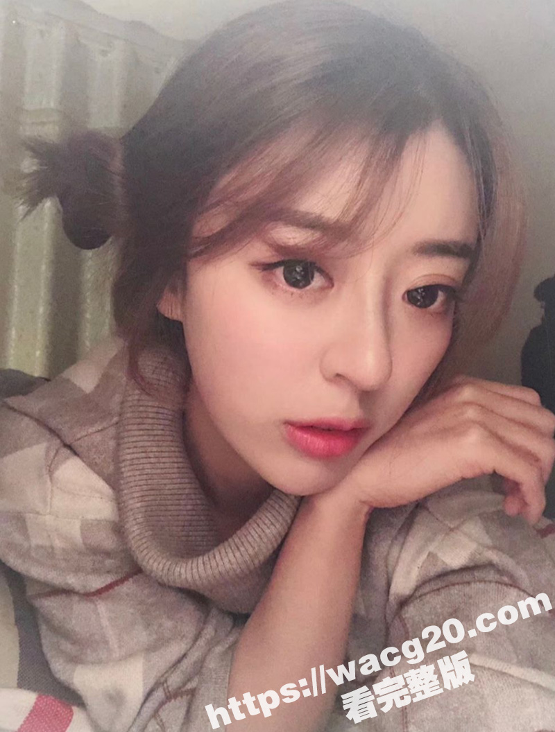 海角会喷水的亲姐姐新作 梨形身材美腿骚姐 酒店被弟弟玩弄无毛嫩穴 扛着大长腿疯狂输出 叫声超淫荡