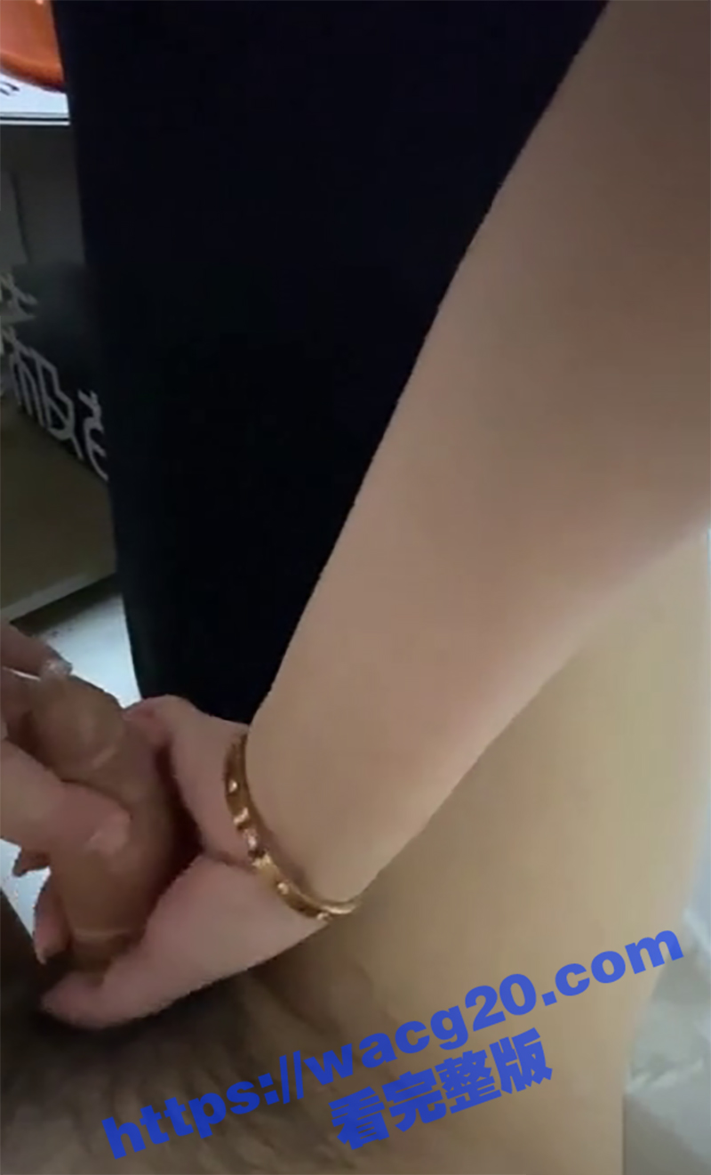 风骚少妇质疑男人性能力 一气之下的男人把她操的骨软筋酥 早泄男秒变打桩机只在一瞬间