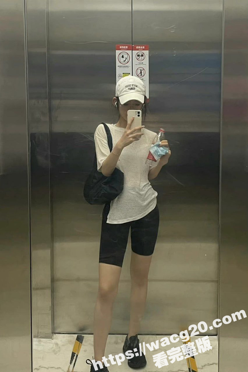 某公司财务反差骚母狗相关图片