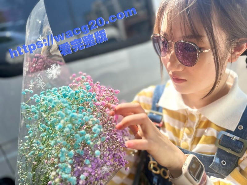 清纯可爱眼镜邻家小妹相关图片