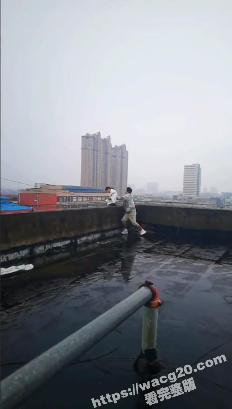 江苏女孩跳楼轻生幸被相关图片