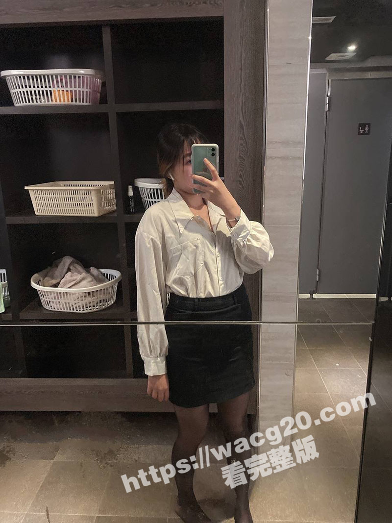 实力征服肥美台妹 OL骚货日常发裸照打卡金主 从被强迫露肉到操得她跪地求饶的母狗进化史