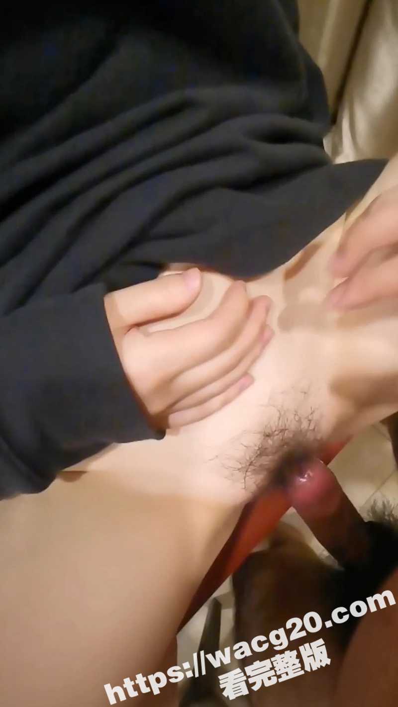 欲求不满的新婚小少妇相关图片