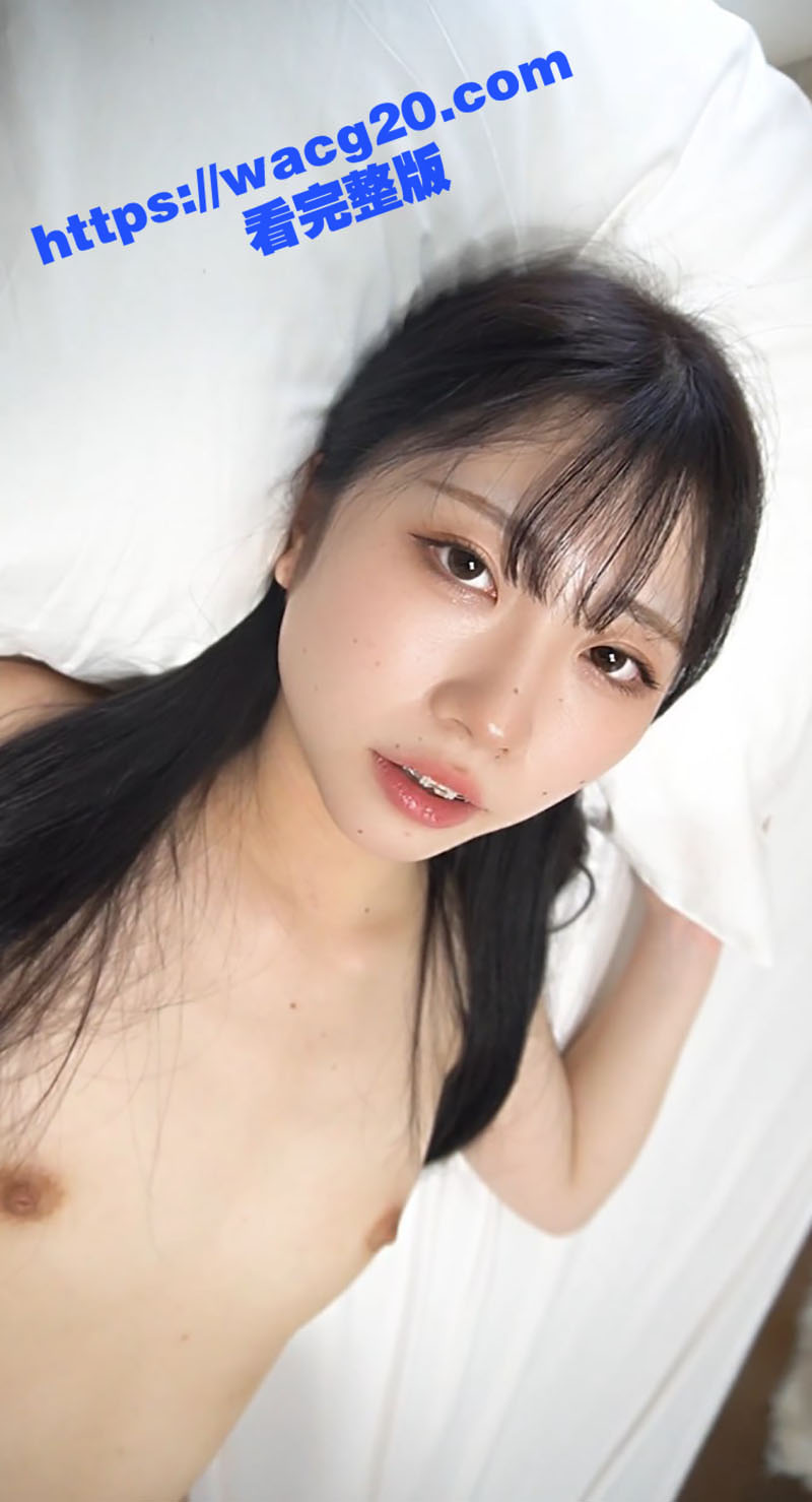 邻家小妹特写镜头吃鸡教程 童颜美女舔肉棒舔得相当细致 表面清纯其实母狗被鸡巴戳脸内射