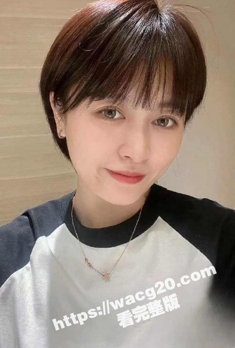 上海人妻公务员Lv不雅视频流出 男女通吃玩喜爱多人运动的放荡少妇 出租车高铁上大胆露出抠逼