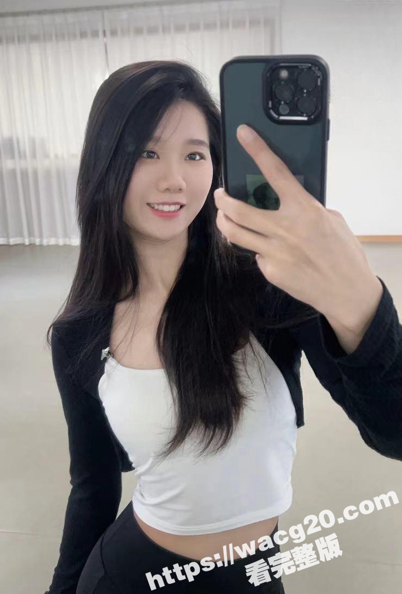 韩国清纯女大学生被财阀富哥调教 甜美形象崩塌 口爆吞精沦为精盆 三种视角做爱视频校园疯传