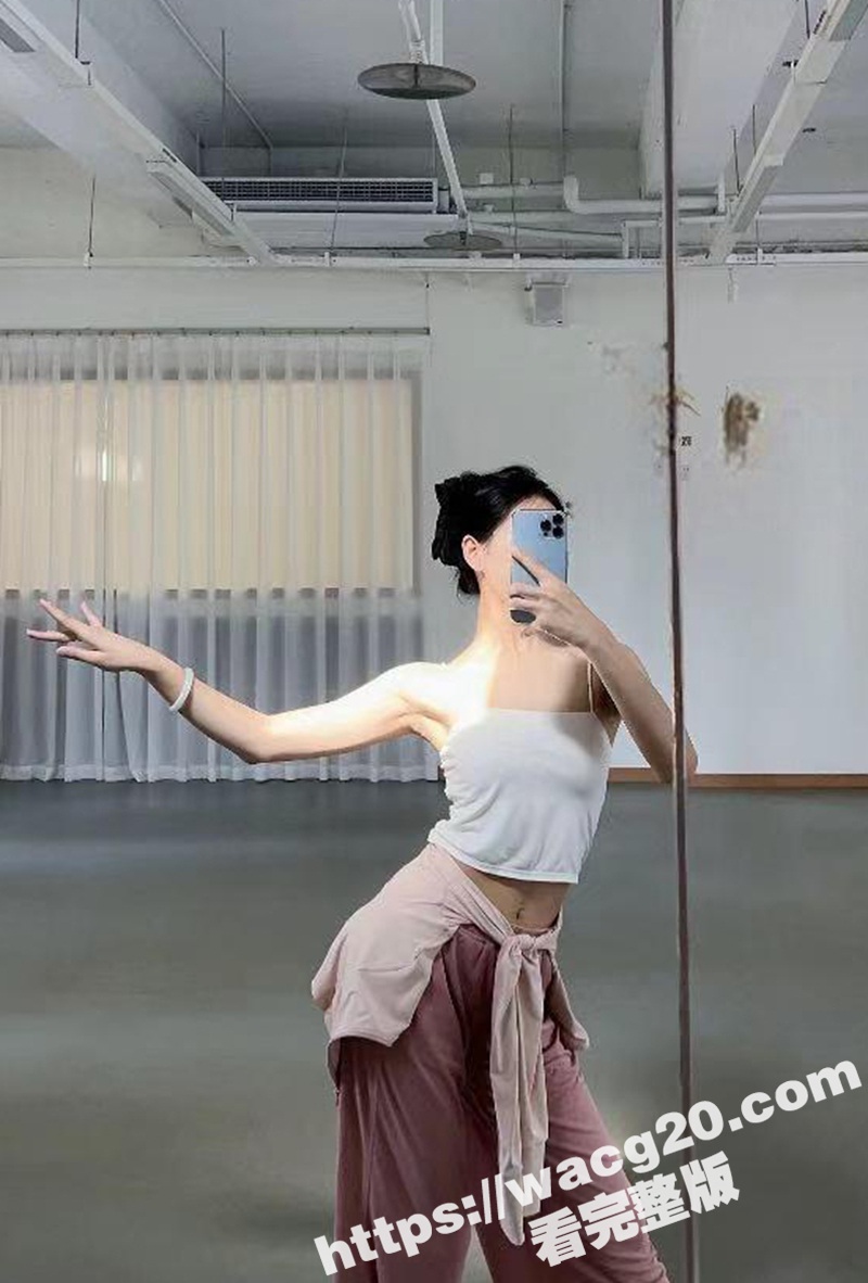 韩国清纯女大学生被财相关图片